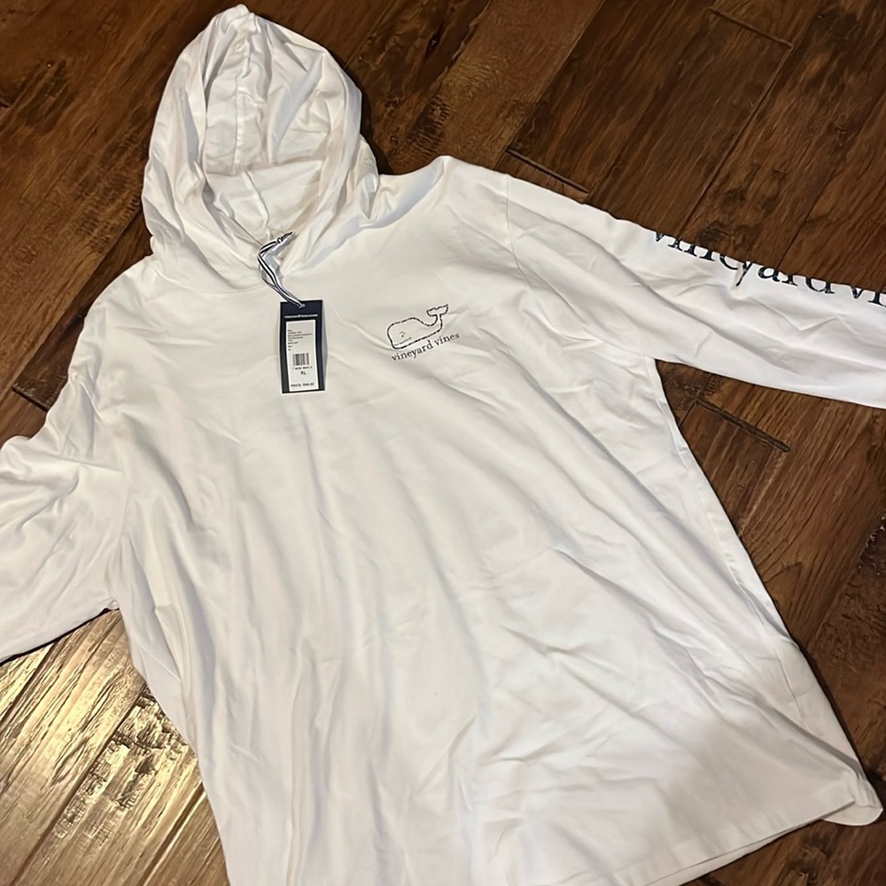 Vineyard Vines Long Sleeve with hood